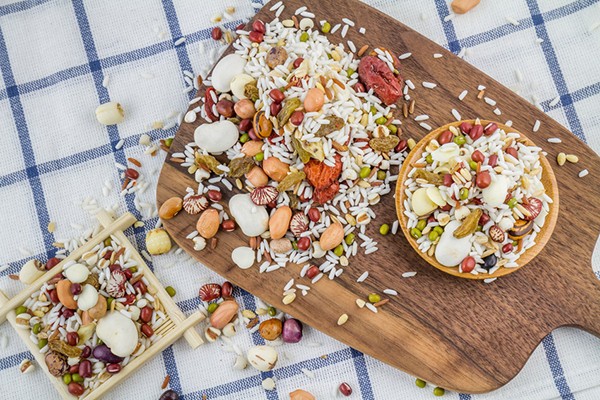 石家莊專(zhuān)業(yè)烹飪面點(diǎn)學(xué)校：不吃主食，真會(huì)更健康嗎？