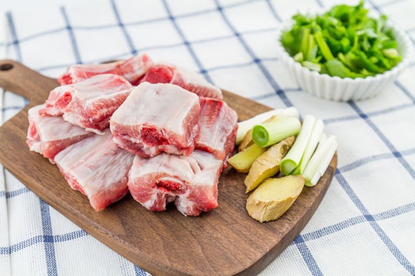 石家莊廚師面點(diǎn)中專技校教您：生肉該如何進(jìn)行清洗